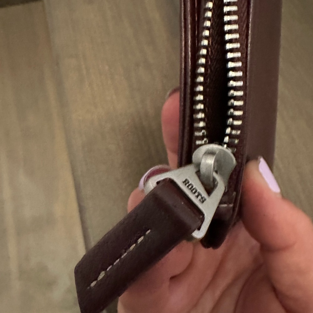 Roots Burgundy Leather Wallet - Picture 7 of 12